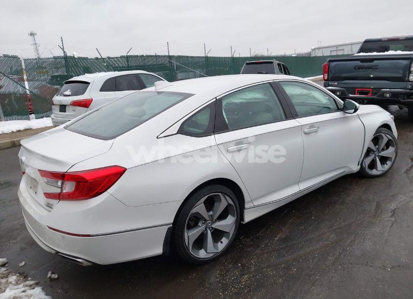 Photo 4 of 2019 Honda Accord TOURING 2.0T (VIN 1HGCV2F97KA014542)