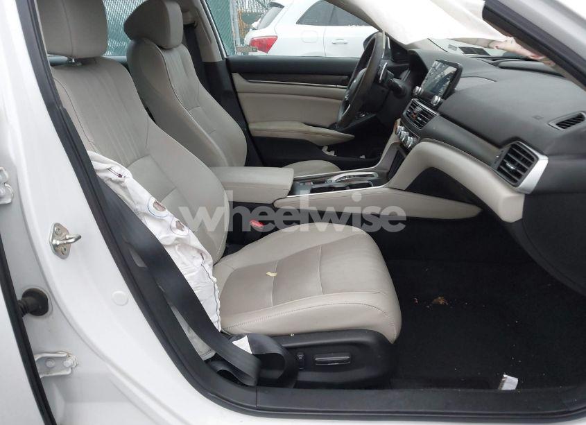 Photo 5 of 2019 Honda Accord TOURING 2.0T (VIN 1HGCV2F97KA014542)