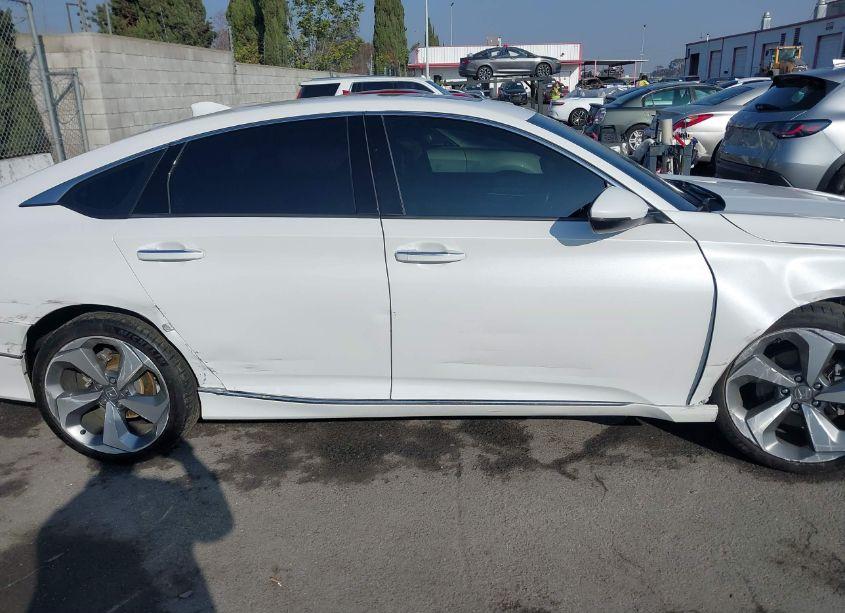 Photo 13 of 2020 Honda Accord TOURING (VIN 1HGCV2F97LA007866)