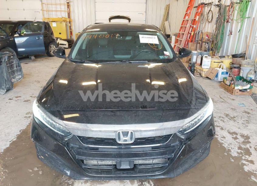 Photo 12 of 2018 Honda Accord TOURING 2.0T (VIN 1HGCV2F98JA008439)
