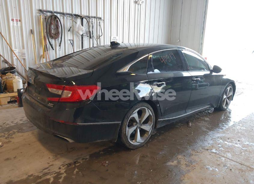 Photo 4 of 2018 Honda Accord TOURING 2.0T (VIN 1HGCV2F98JA008439)