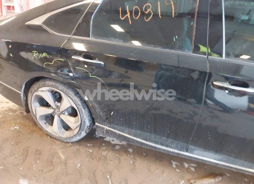 Photo 6 of 2018 Honda Accord TOURING 2.0T (VIN 1HGCV2F98JA008439)