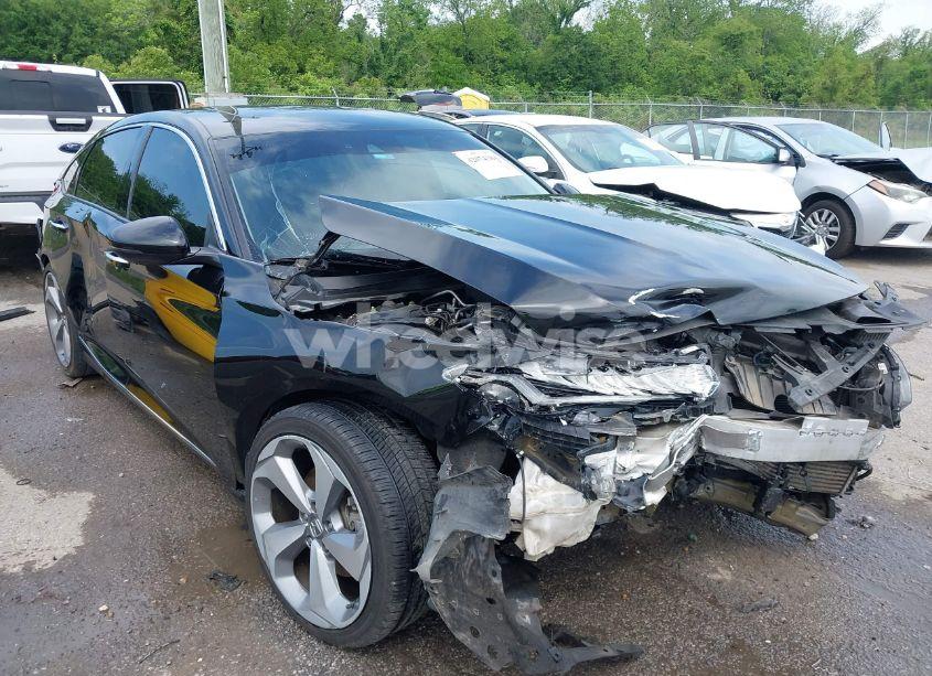 2018 Honda Accord TOURING 2.0T (VIN 1HGCV2F98JA010935) main photo