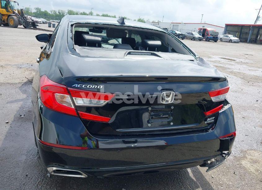 Photo 17 of 2018 Honda Accord TOURING 2.0T (VIN 1HGCV2F98JA010935)