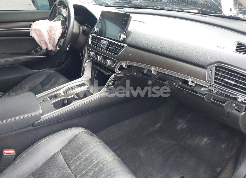 Photo 5 of 2018 Honda Accord TOURING 2.0T (VIN 1HGCV2F98JA010935)