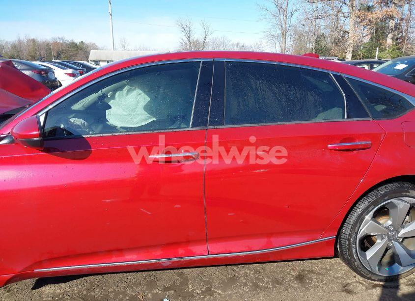 Photo 14 of 2018 Honda Accord TOURING 2.0T (VIN 1HGCV2F98JA046639)