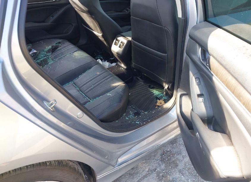 Photo 8 of 2019 Honda Accord TOURING 2.0T (VIN 1HGCV2F98KA006417)