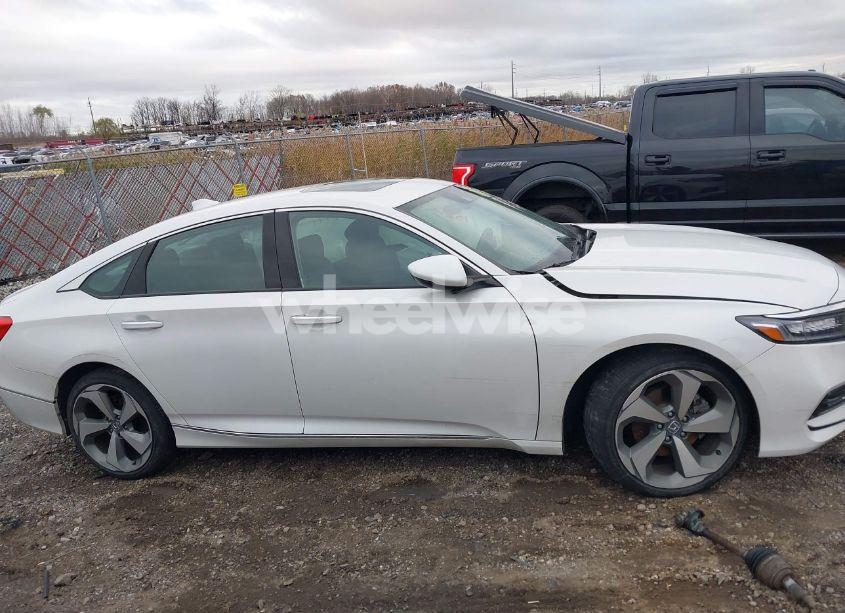 Photo 13 of 2019 Honda Accord TOURING 2.0T (VIN 1HGCV2F98KA022987)