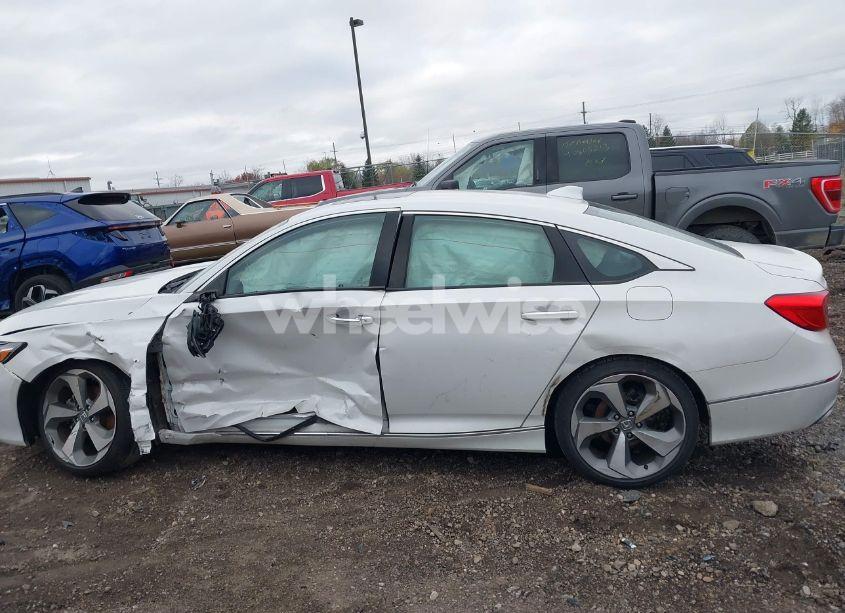 Photo 14 of 2019 Honda Accord TOURING 2.0T (VIN 1HGCV2F98KA022987)