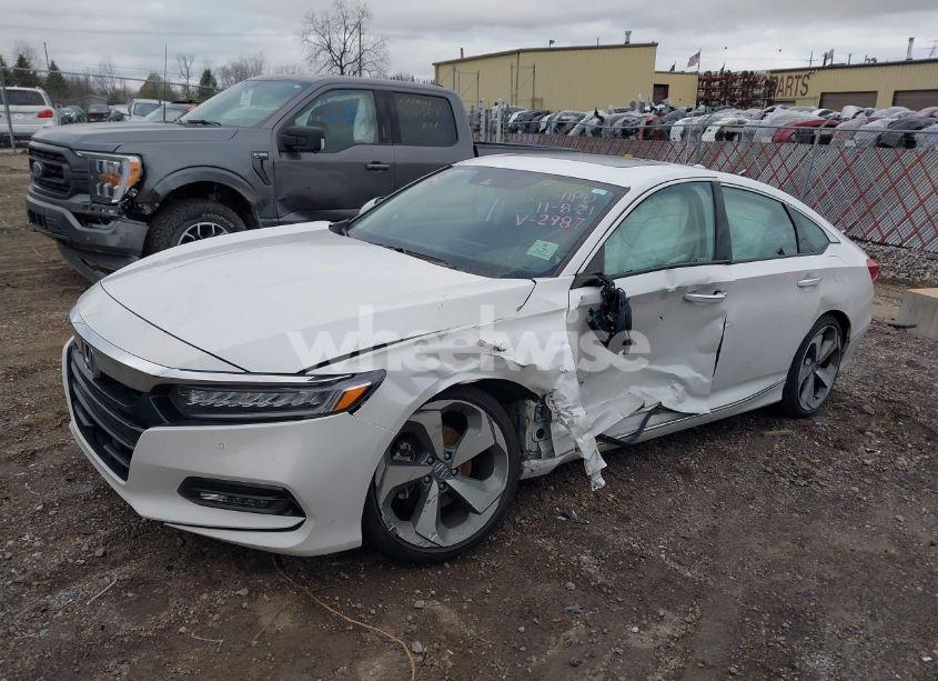 Photo 2 of 2019 Honda Accord TOURING 2.0T (VIN 1HGCV2F98KA022987)
