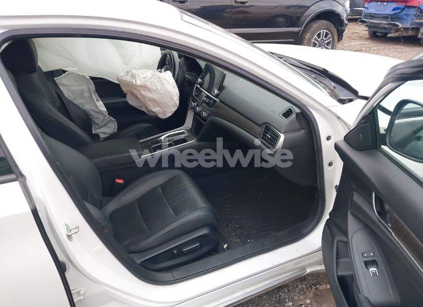 Photo 5 of 2019 Honda Accord TOURING 2.0T (VIN 1HGCV2F98KA022987)