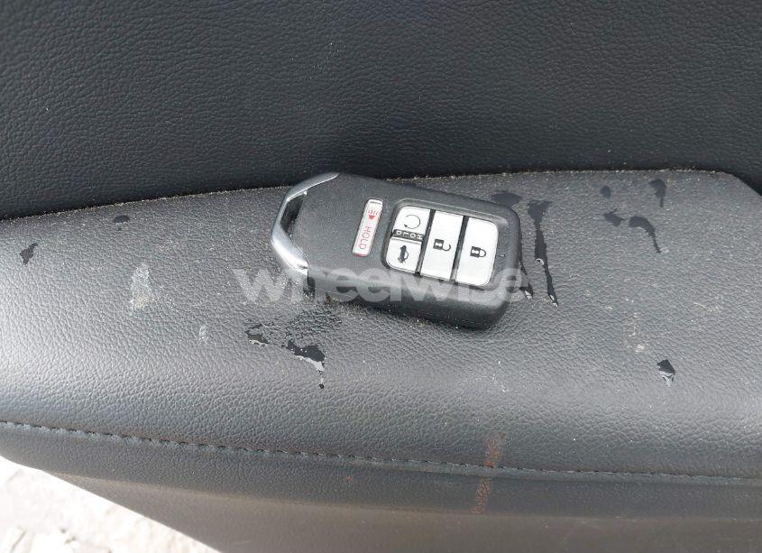 Photo 11 of 2022 Honda Accord TOURING (VIN 1HGCV2F98NA007524)