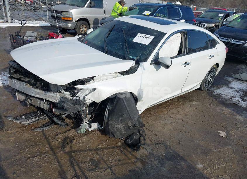 Photo 2 of 2022 Honda Accord TOURING (VIN 1HGCV2F98NA007524)