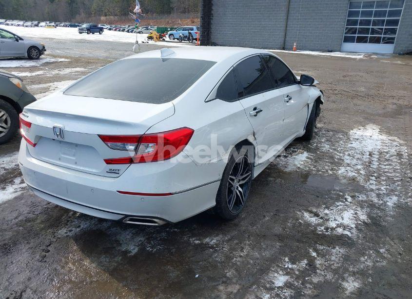 Photo 4 of 2022 Honda Accord TOURING (VIN 1HGCV2F98NA007524)