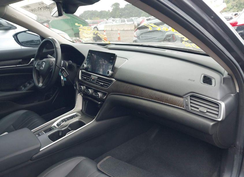 Photo 5 of 2022 Honda Accord TOURING (VIN 1HGCV2F98NA008947)