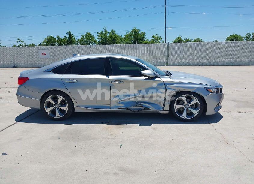 Photo 13 of 2019 Honda Accord TOURING 2.0T (VIN 1HGCV2F99KA002506)