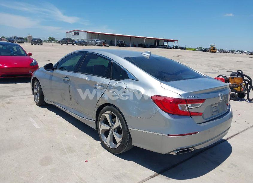 Photo 3 of 2019 Honda Accord TOURING 2.0T (VIN 1HGCV2F99KA002506)