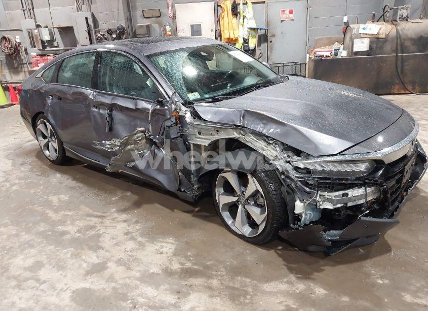 2019 Honda Accord TOURING (VIN 1HGCV2F99KA031634) main photo