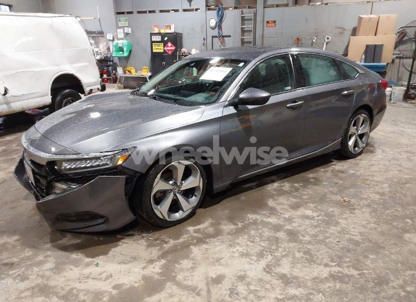 Photo 2 of 2019 Honda Accord TOURING (VIN 1HGCV2F99KA031634)