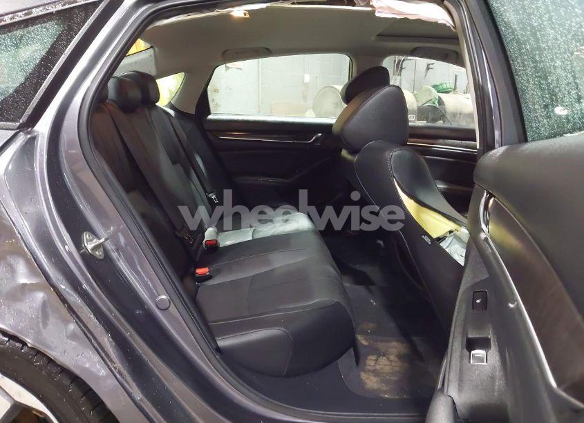Photo 8 of 2019 Honda Accord TOURING (VIN 1HGCV2F99KA031634)