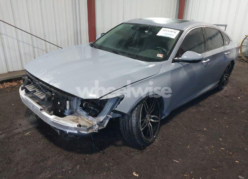 Photo 2 of 2022 Honda Accord TOURING (VIN 1HGCV2F99NA005569)