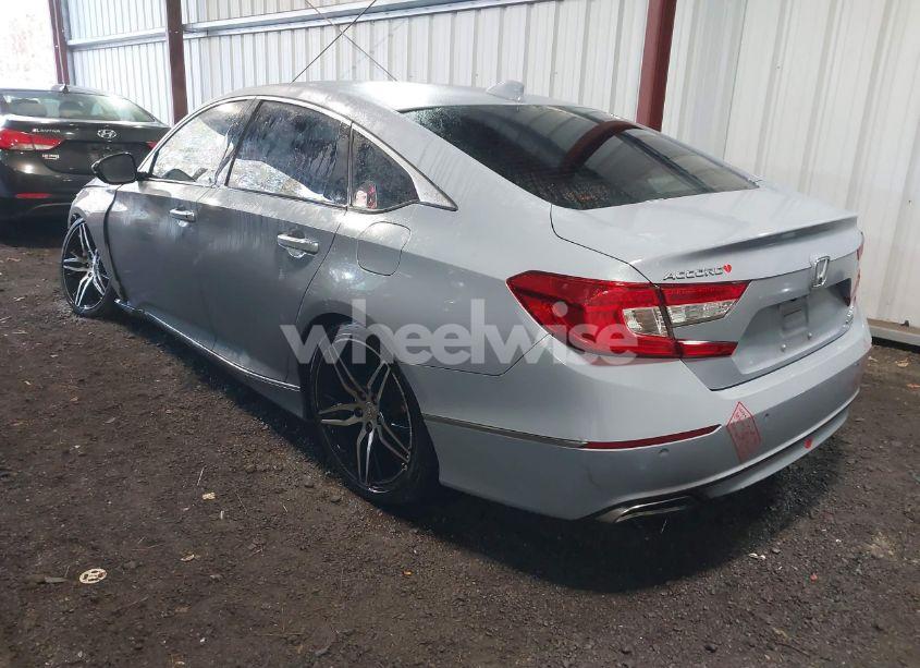 Photo 3 of 2022 Honda Accord TOURING (VIN 1HGCV2F99NA005569)