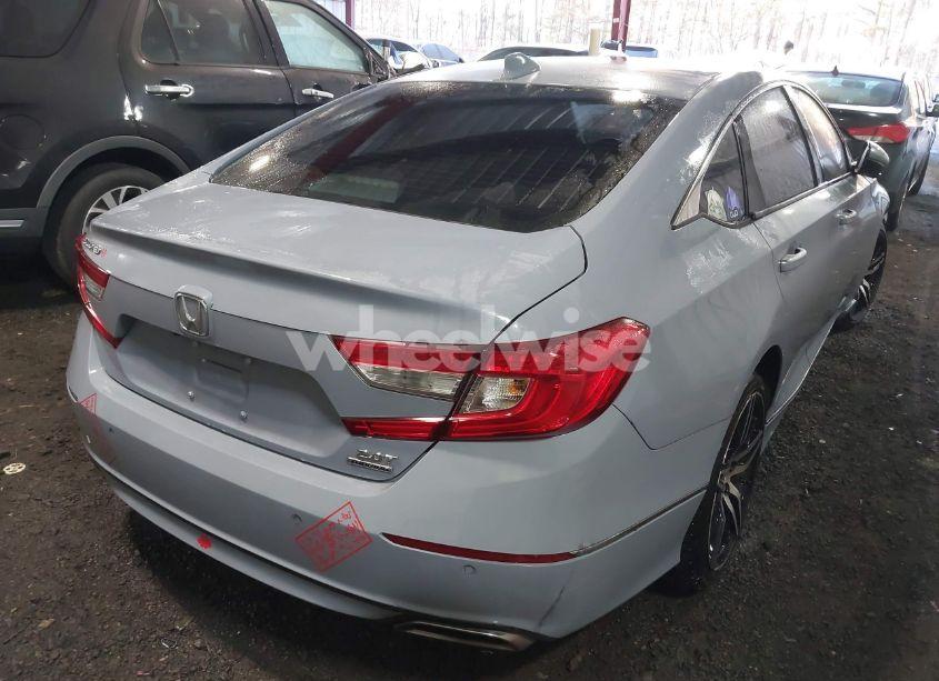 Photo 4 of 2022 Honda Accord TOURING (VIN 1HGCV2F99NA005569)