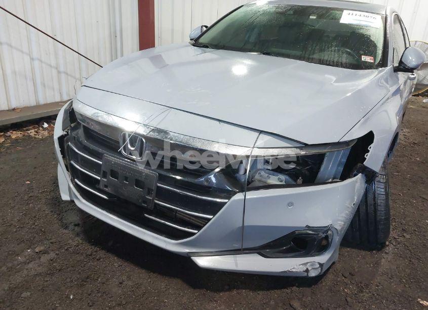 Photo 6 of 2022 Honda Accord TOURING (VIN 1HGCV2F99NA005569)