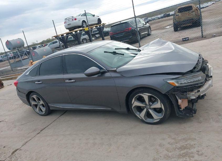 Photo 14 of 2018 Honda Accord TOURING 2.0T (VIN 1HGCV2F9XJA040776)