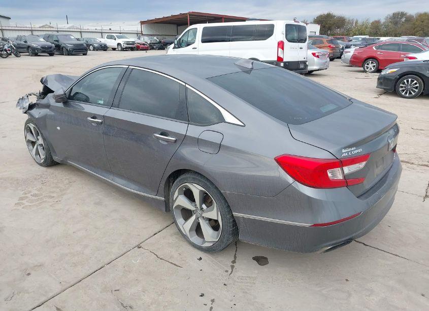 Photo 3 of 2018 Honda Accord TOURING 2.0T (VIN 1HGCV2F9XJA040776)