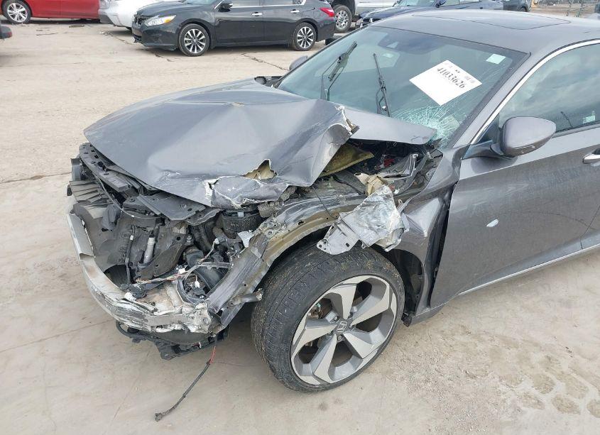 Photo 6 of 2018 Honda Accord TOURING 2.0T (VIN 1HGCV2F9XJA040776)