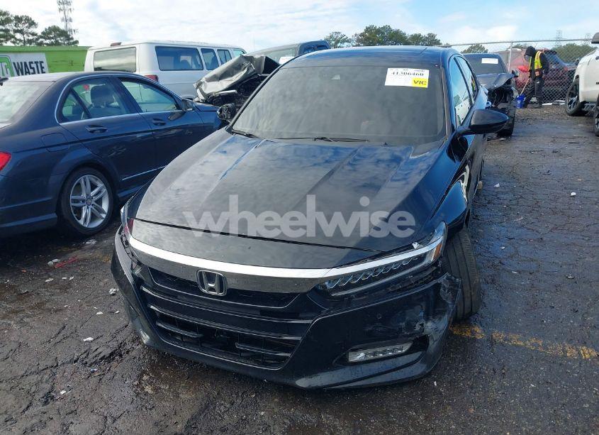 Photo 12 of 2018 Honda Accord TOURING 2.0T (VIN 1HGCV2F9XJA048067)