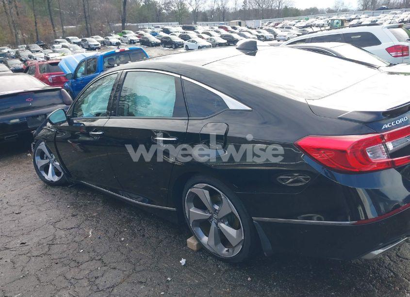 Photo 14 of 2018 Honda Accord TOURING 2.0T (VIN 1HGCV2F9XJA048067)