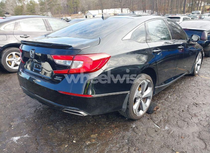 Photo 4 of 2018 Honda Accord TOURING 2.0T (VIN 1HGCV2F9XJA048067)