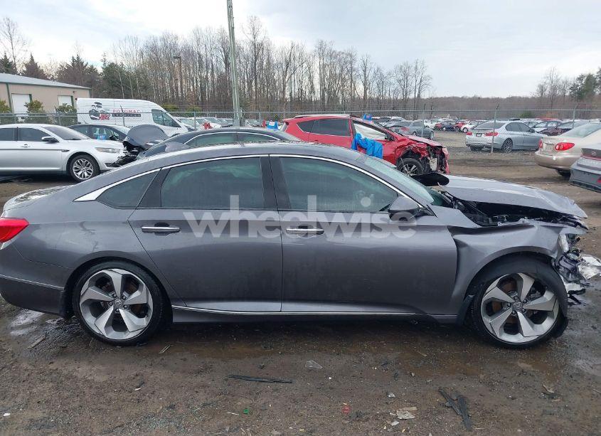 Photo 14 of 2019 Honda Accord TOURING 2.0T (VIN 1HGCV2F9XKA018665)