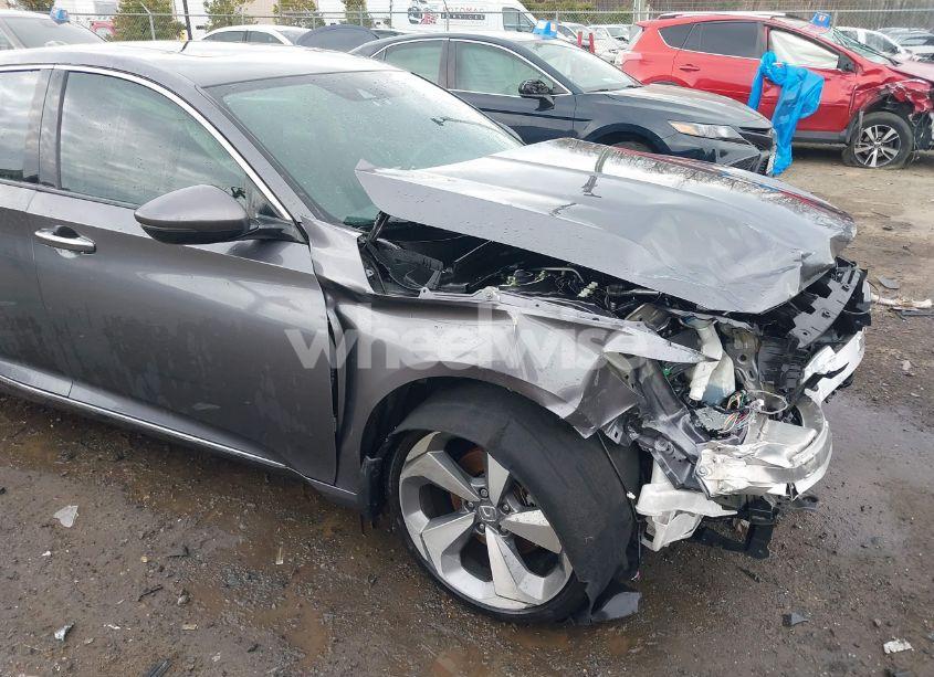 Photo 18 of 2019 Honda Accord TOURING 2.0T (VIN 1HGCV2F9XKA018665)