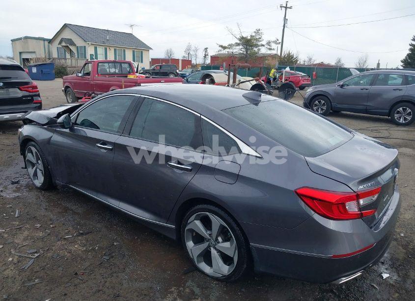 Photo 3 of 2019 Honda Accord TOURING 2.0T (VIN 1HGCV2F9XKA018665)