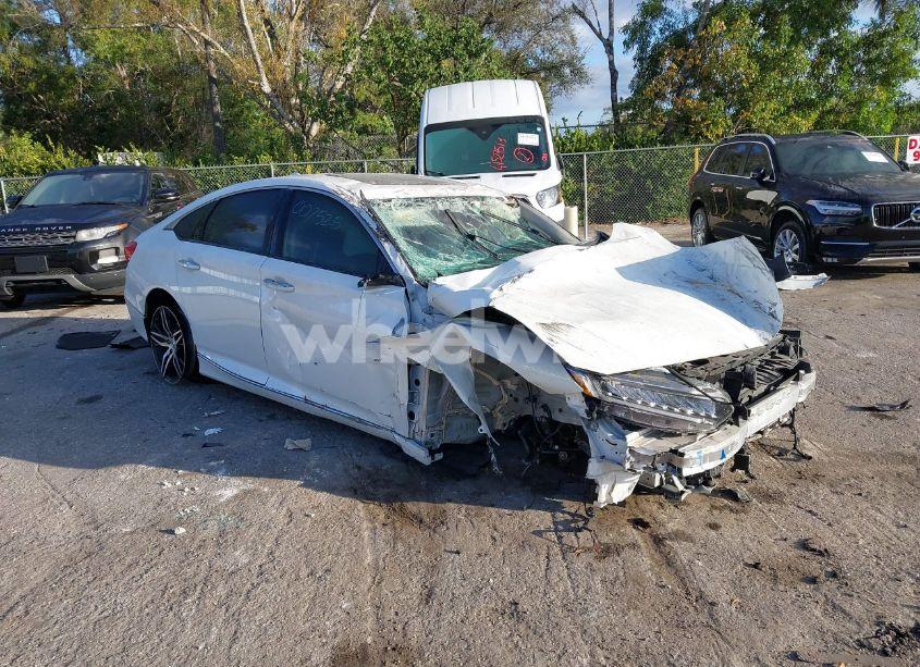 2022 Honda Accord TOURING (VIN 1HGCV2F9XNA007525) main photo