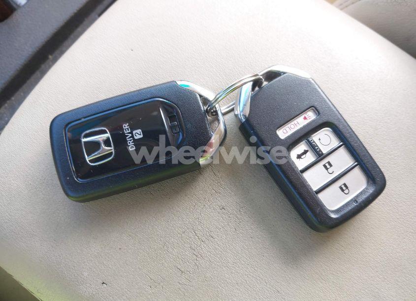 Photo 11 of 2022 Honda Accord TOURING (VIN 1HGCV2F9XNA007525)