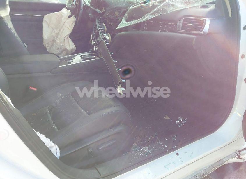 Photo 5 of 2022 Honda Accord TOURING (VIN 1HGCV2F9XNA007525)