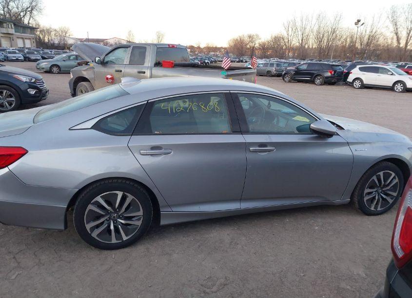 Photo 13 of 2018 Honda Accord HYBRID (VIN 1HGCV3F12JA002457)