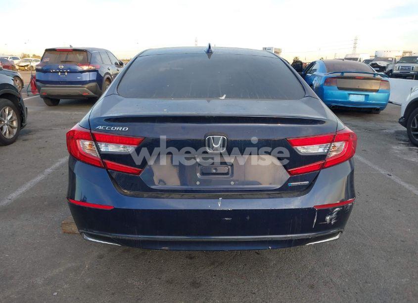 Photo 16 of 2018 Honda Accord HYBRID (VIN 1HGCV3F15JA009497)