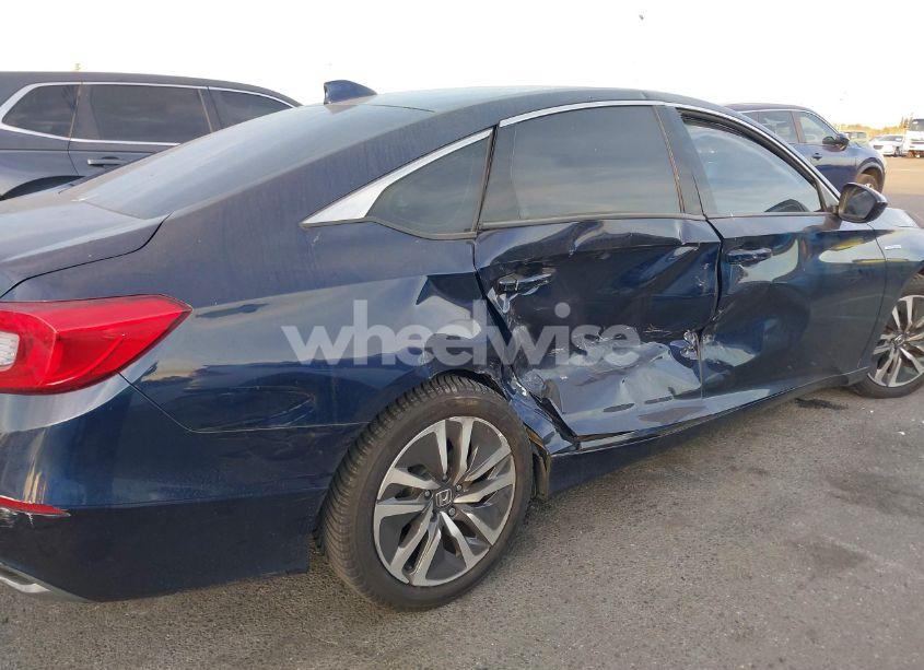 Photo 17 of 2018 Honda Accord HYBRID (VIN 1HGCV3F15JA009497)
