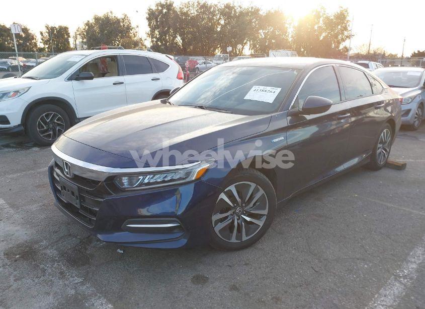 Photo 2 of 2018 Honda Accord HYBRID (VIN 1HGCV3F15JA009497)