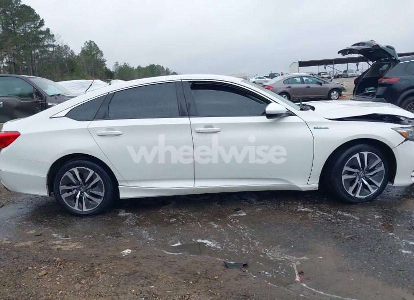 Photo 14 of 2018 Honda Accord HYBRID (VIN 1HGCV3F19JA000771)