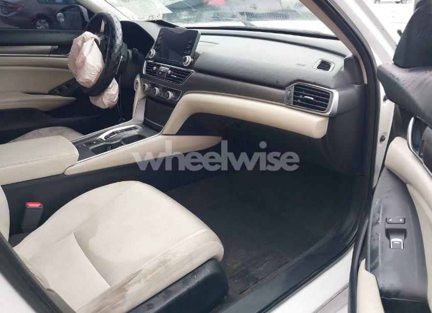 Photo 5 of 2018 Honda Accord HYBRID (VIN 1HGCV3F19JA000771)
