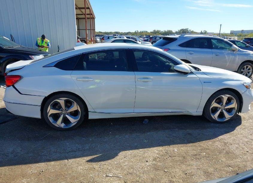 Photo 12 of 2018 Honda Accord HYBRID EX (VIN 1HGCV3F41JA001729)