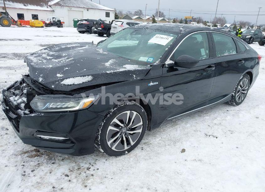 Photo 2 of 2018 Honda Accord HYBRID EX (VIN 1HGCV3F46JA014542)