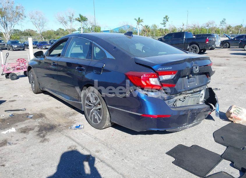 Photo 3 of 2019 Honda Accord HYBRID EX (VIN 1HGCV3F46KA003624)