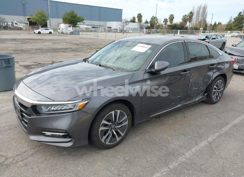 Photo 2 of 2019 Honda Accord HYBRID EX (VIN 1HGCV3F48KA002913)